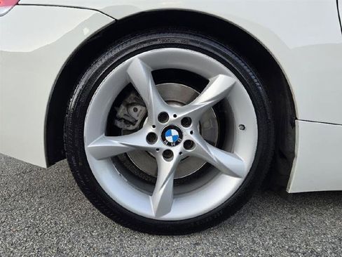 Used 2011 BMW Z4 sDrive35is image 21