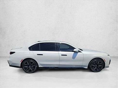 Certified 2024 BMW i7 eDrive50 w/ M Sport Package RWD image 4