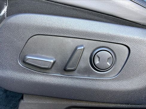 Used 2022 Kia Carnival LX image 34