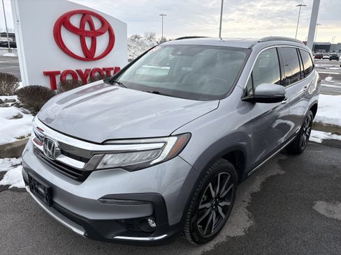 Used 2020 Honda Pilot Touring image 1