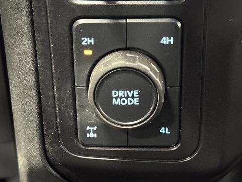 Used 2025 Ford F250 XLT w/ Black Appearance Package image 23