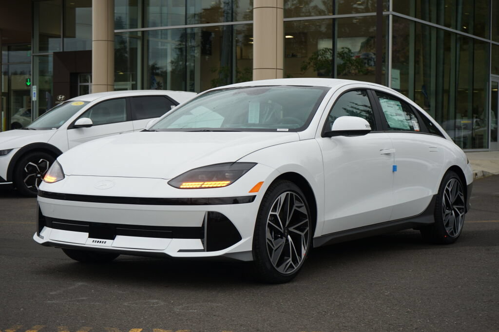 New 2025 Hyundai Ioniq 6 SEL AWD/4WD image 1