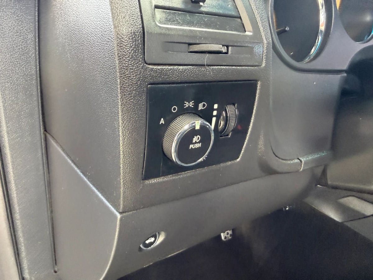 Used 2013 Dodge Challenger R/T RWD image 35