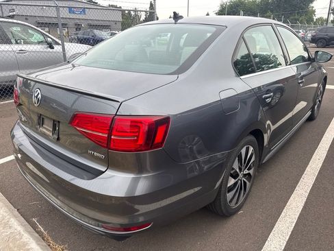 Used 2015 Volkswagen Jetta SEL Premium FWD image 3