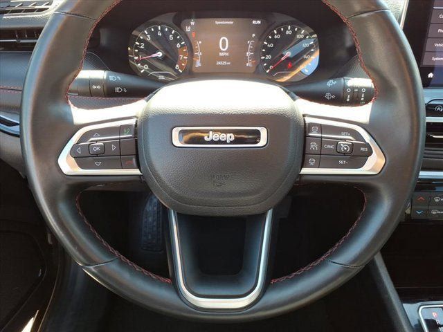 Used 2022 Jeep Compass Trailhawk w/ Trailhawk Convenience Group AWD/4WD image 16