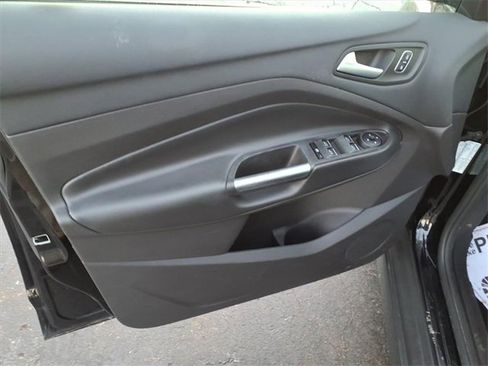 Used 2017 Ford C-MAX Energi SE w/ Equipment Group 402A image 12