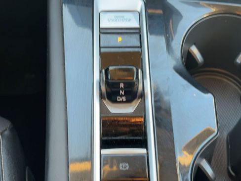 Used 2024 Volkswagen Atlas SE image 26