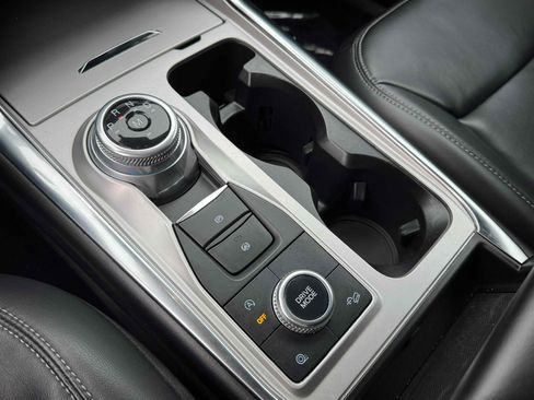 Certified 2021 Ford Explorer XLT w/ Equipment Group 202A image 24