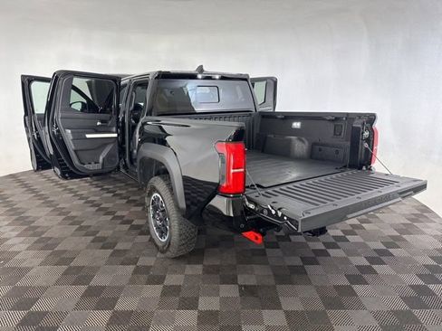 Used 2024 Toyota Tacoma TRD Off-Road w/ TRD Off Road Upgrade Package AWD/4WD image 20