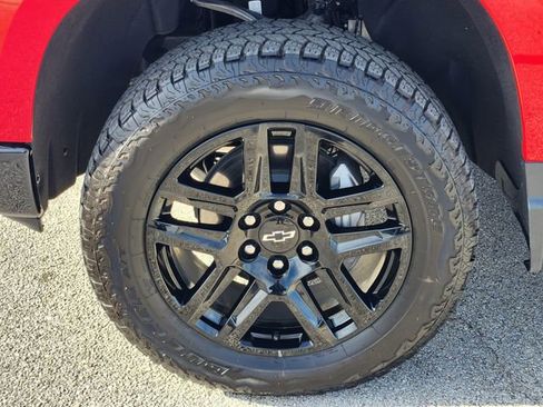 Used 2025 Chevrolet Silverado 1500 Custom Trail Boss w/ Turbomax Blackout Package image 8