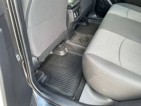Used 2022 Toyota RAV4 XLE w/ Convenience Package AWD/4WD image 38