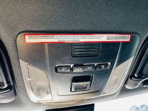 Used 2021 Toyota Corolla SE image 38