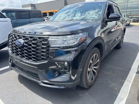 Used 2025 Ford Explorer ST-Line w/ Premium Package image 1