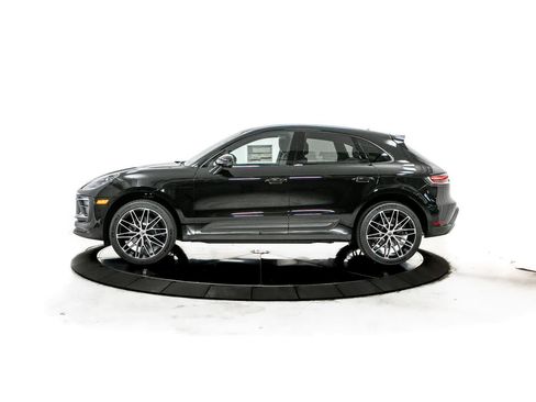 New 2026 Porsche Macan AWD/4WD image 2