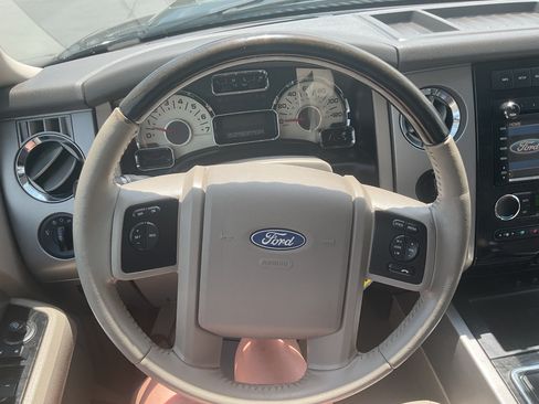 Used 2013 Ford Expedition Limited AWD/4WD image 24