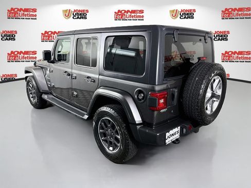 Used 2018 Jeep Wrangler Unlimited Sahara AWD/4WD image 2