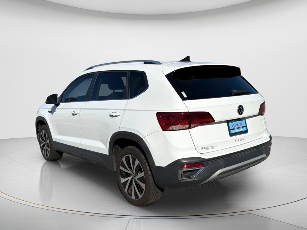 Used 2022 Volkswagen Taos SE FWD image 13