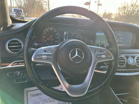 Used 2019 Mercedes-Benz S 560 4MATIC Sedan w/ Premium Package image 12