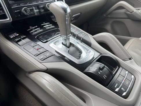 Used 2011 Porsche Cayenne image 23