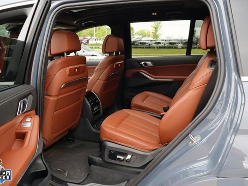 Used 2024 BMW X7 xDrive40i w/ Executive Package AWD/4WD image 27