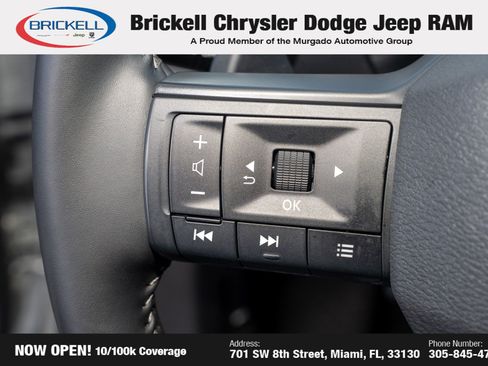 Used 2025 Nissan Rogue SV image 30