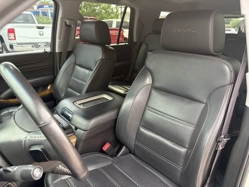 Used 2017 GMC Yukon Denali w/ Open Road Package AWD/4WD image 17