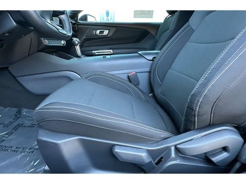Used 2025 Ford Mustang Coupe RWD image 13