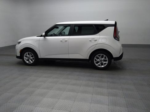 Used 2025 Kia Soul LX image 3