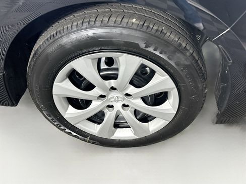 Used 2025 Toyota Corolla LE image 11