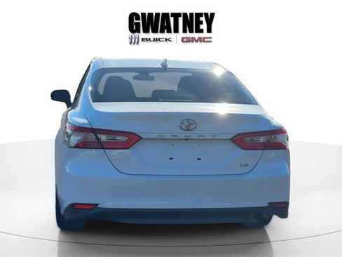 Used 2020 Toyota Camry LE image 5