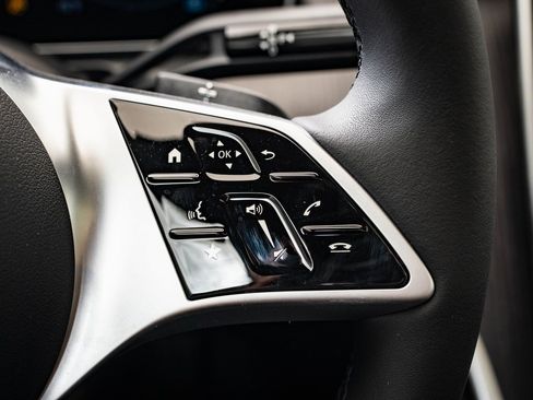 Used 2025 Mercedes-Benz C 300 C 300 image 27