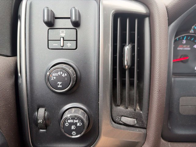 Used 2018 Chevrolet Silverado 1500 LT w/ All Star Edition AWD/4WD image 16