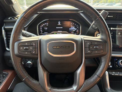 Used 2024 GMC Sierra 3500 Denali Ultimate AWD/4WD image 18