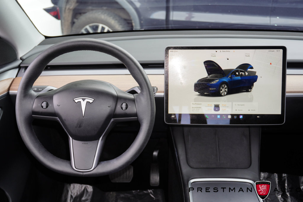 Used 2023 Tesla Model Y Long Range AWD/4WD image 2