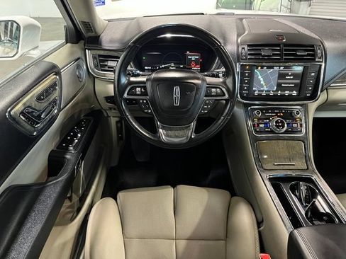 Used 2018 Lincoln Continental Reserve AWD/4WD image 18