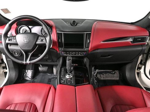 Used 2023 Maserati Levante Modena image 8