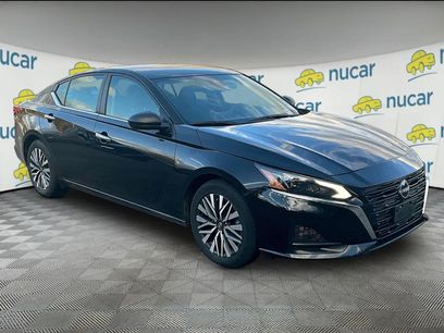 Used 2024 Nissan Altima 2.5 SV