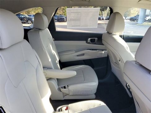 New 2025 Kia Sorento EX image 31