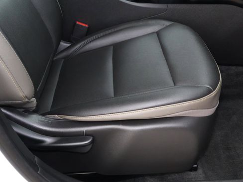 Used 2025 Chevrolet Trax ACTIV image 19