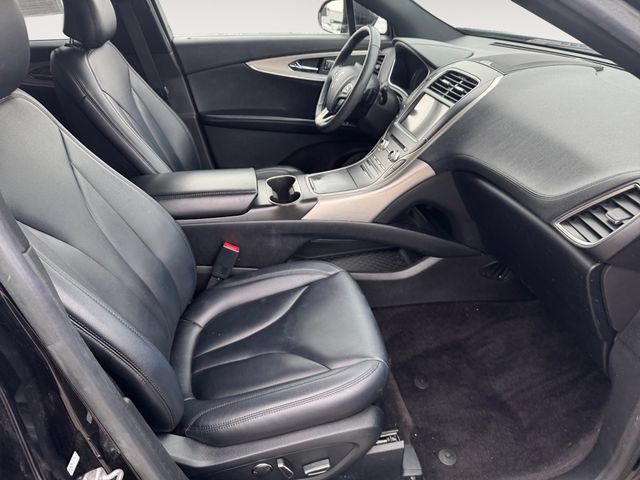 Used 2017 Lincoln MKX Premiere FWD image 4