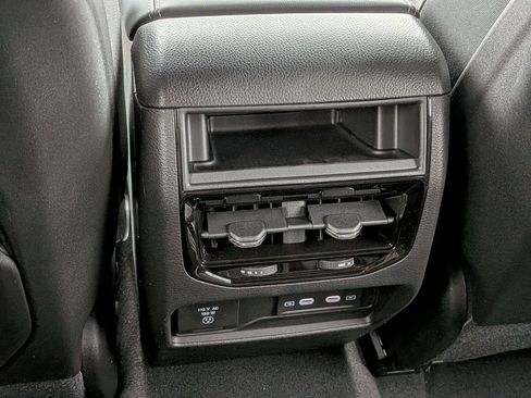 New 2026 Jeep Grand Cherokee Altitude image 26