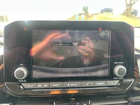 Used 2023 Nissan Pathfinder SV image 14