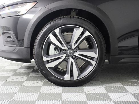 New 2026 Volvo V60 B5 Cross Country Plus w/ Protection Package AWD/4WD image 13