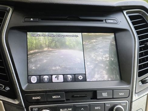 Used 2017 Hyundai Santa Fe Sport FWD image 21