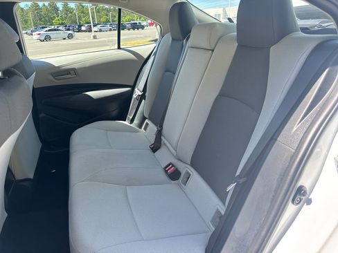 Used 2022 Toyota Corolla LE FWD image 30