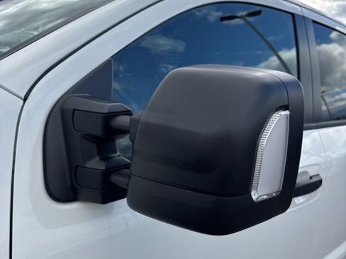 Certified 2024 Nissan Titan SV w/ SV Convenience Package image 47