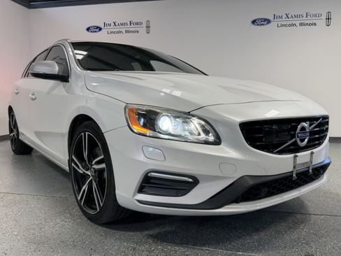 Used 2017 Volvo V60 T6 R-Design Platinum w/ Climate Package image 35