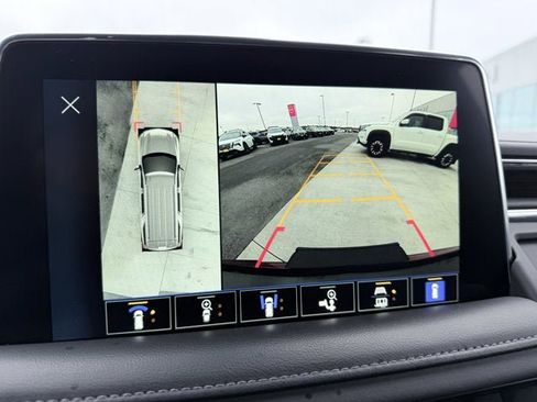 Used 2022 Chevrolet Suburban Z71 w/ Off-Road Capability Package image 10