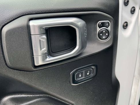 Used 2024 Jeep Wrangler Unlimited Sport AWD/4WD image 16