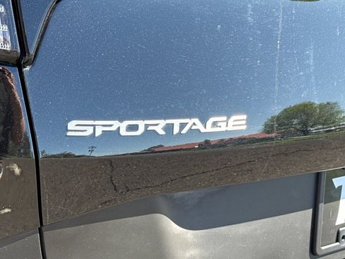 Used 2024 Kia Sportage EX AWD/4WD image 28
